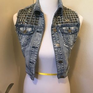 Cropped Denim Grommet Vest